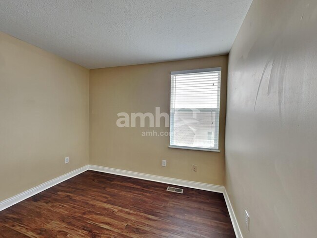 Building Photo - 7233 Hillmont Dr