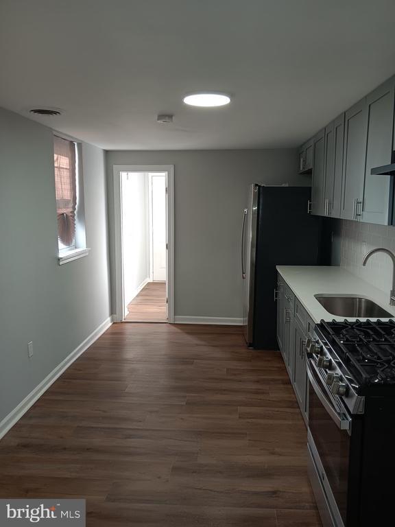 Building Photo - 1020 Potter St