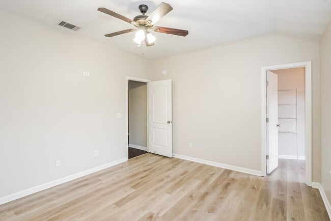 Building Photo - 106 Rushing Water Ct