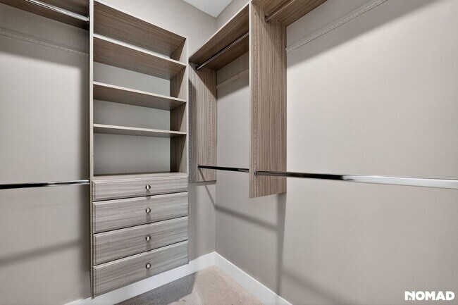 Building Photo - 215 Freeland Ln