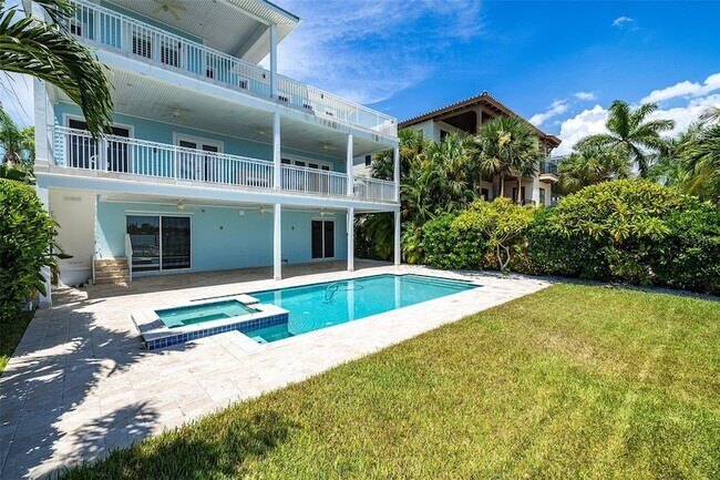 Building Photo - 821 Bay Point Dr