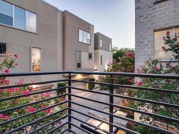 Building Photo - 4312 McKinney Ave