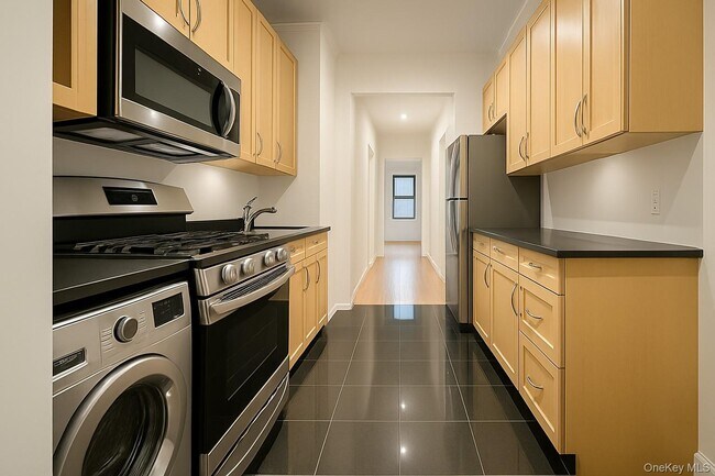 Building Photo - 206 E 124th St