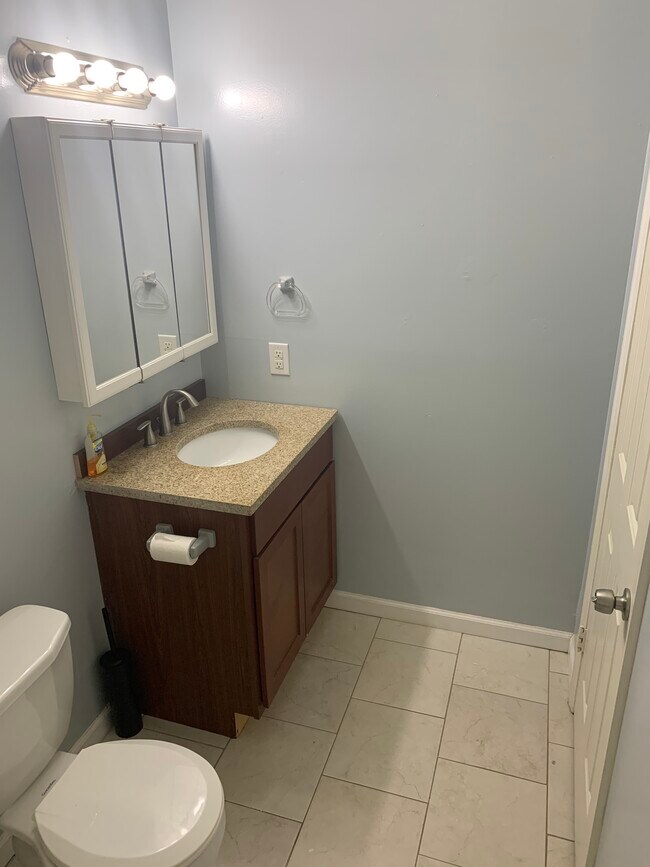 Building Photo - 1420 Menard St