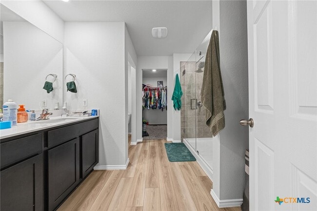 Building Photo - 7203 Gilbert Dr