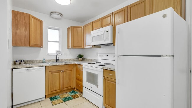 Building Photo - 711 SE 15th St