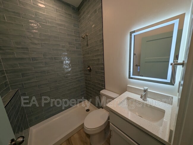 Building Photo - 816 1/2 13th St NW