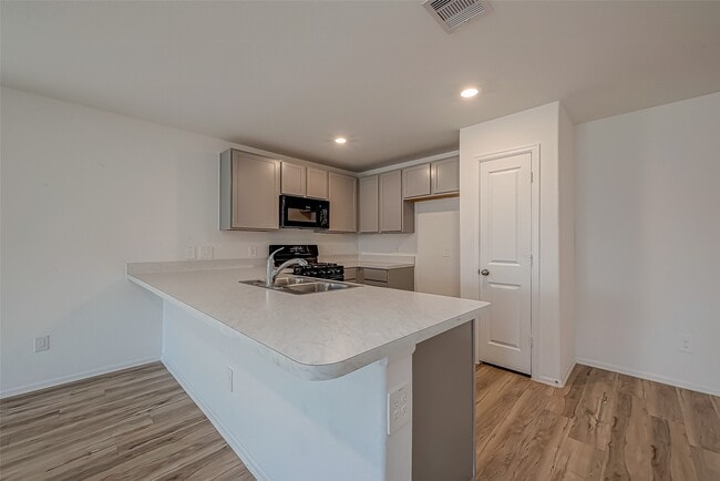 Building Photo - 18111 Robin Creek Dr