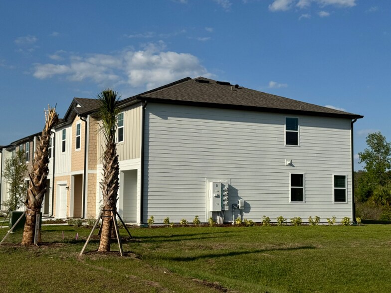 Building Photo - 3365 Vesara Dr