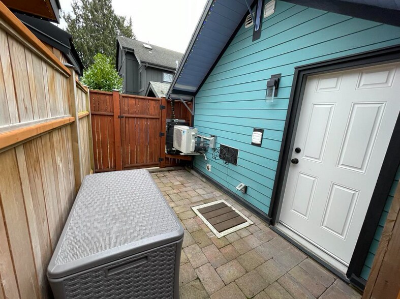 Building Photo - 10114 Dayton Ave N