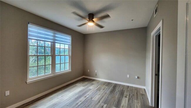 Building Photo - 4126 Central Sarasota Pkwy