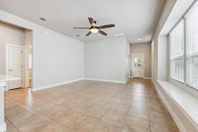 Building Photo - 5412 Gooding Dr