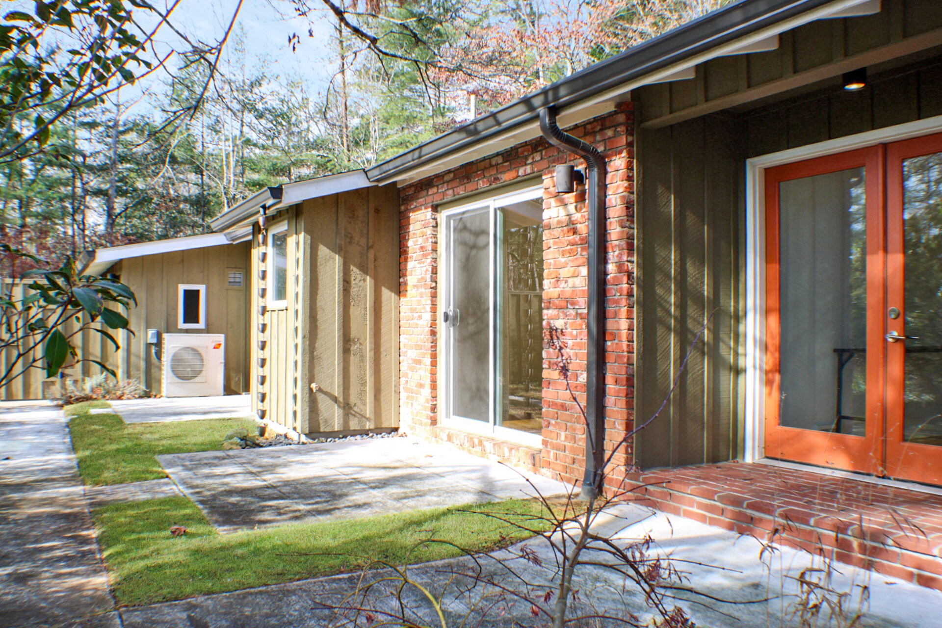 Building Photo - 21 Woodbury Rd