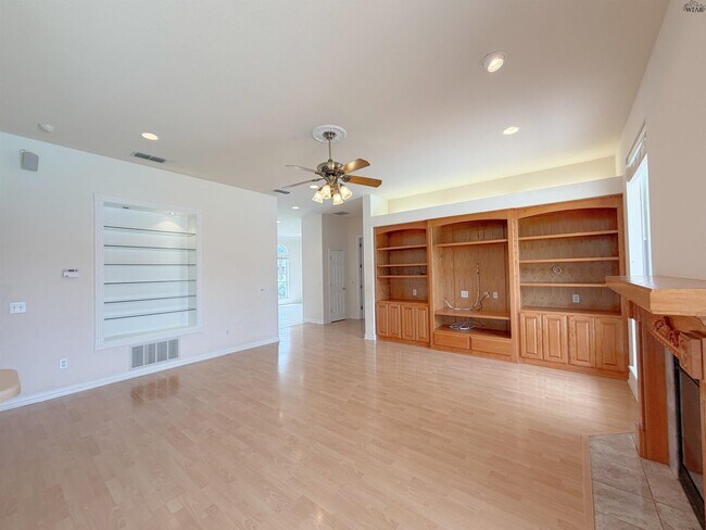 Building Photo - 4506 Hollow Ridge Dr