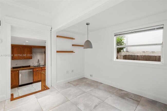 Building Photo - 151 NE 43rd St