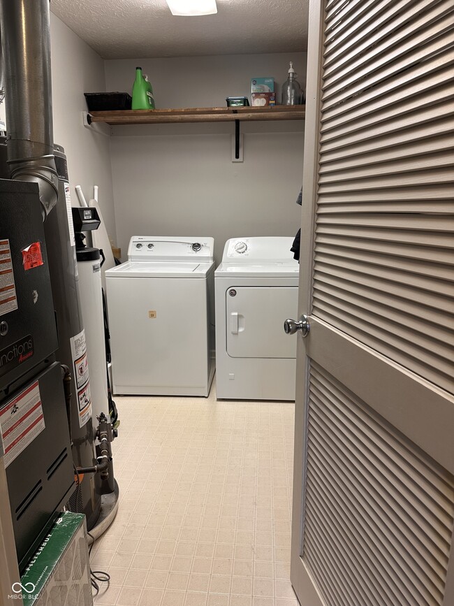 Building Photo - 9209 N Park Ave