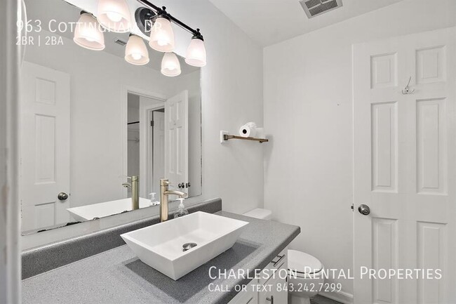 Building Photo - 963 Cottingham Dr