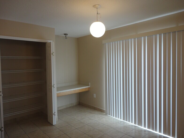 Building Photo - 1019 Brenton Leaf Dr