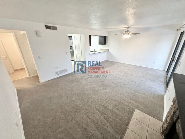 Building Photo - 14120 E Temple Dr