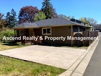 Building Photo - Spacious One Level Open Floor Plan with La...