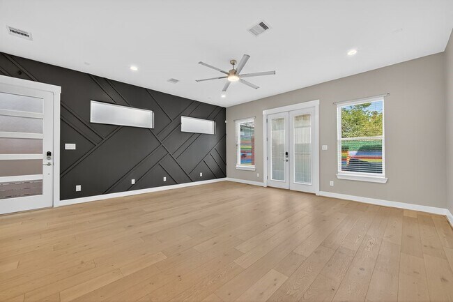 Building Photo - 4508 Hardy St