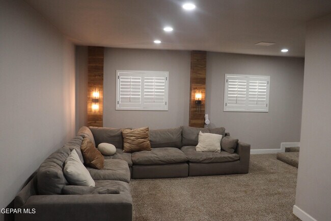 Building Photo - 5409 Edmonton Ave