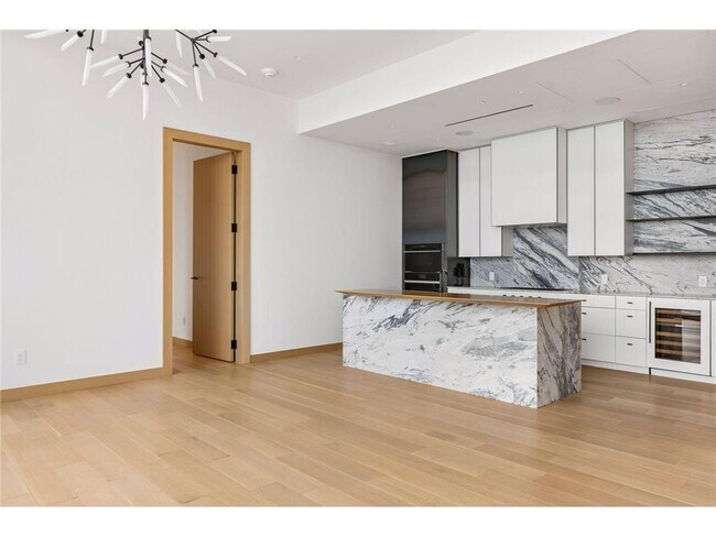 Building Photo - 255 Hennepin Ave