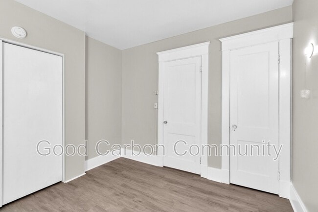 Building Photo - 1247 Hertel Ave