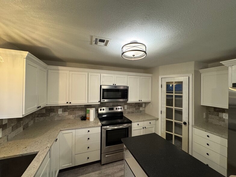 Building Photo - 7903 N 122nd East Ave