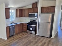 Building Photo - 1342 Hannah Ave