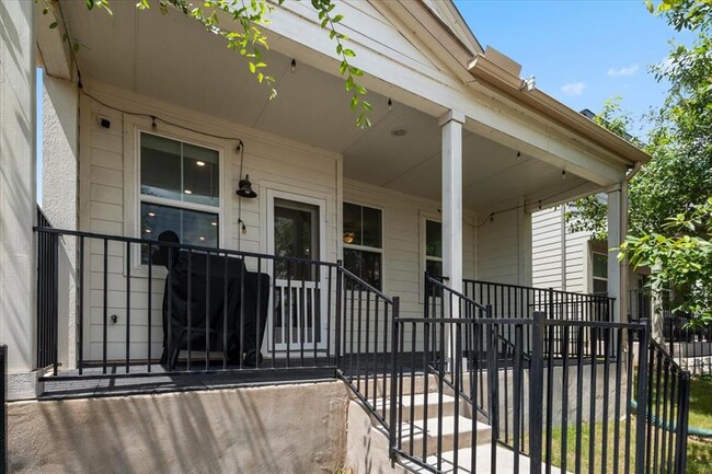 Building Photo - 7106 Silver Star Ln