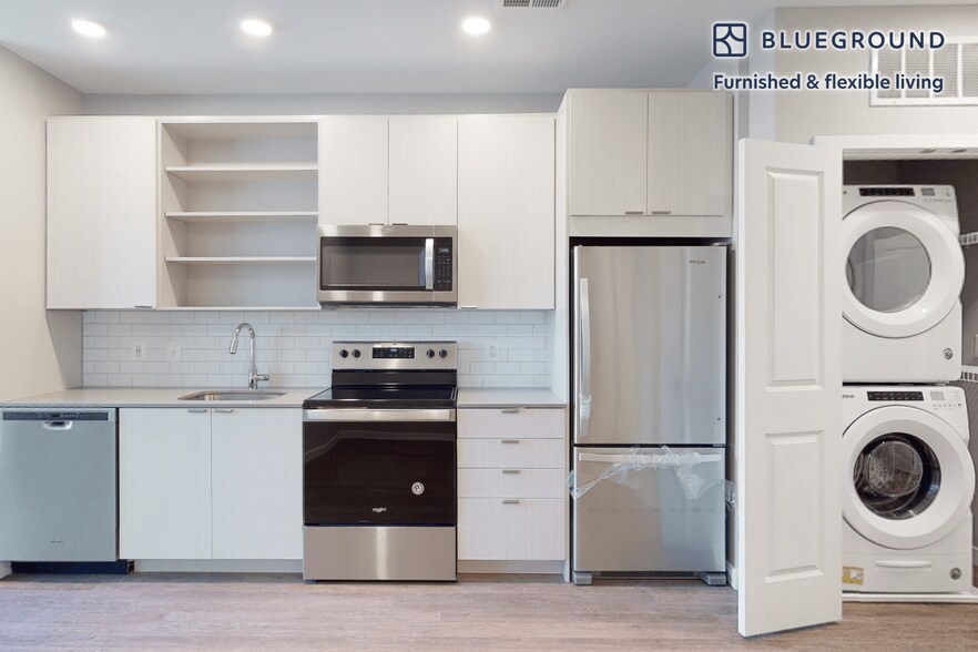 Building Photo - 12503 Ardennes Ave