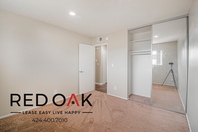 Building Photo - 861 Glencliff St