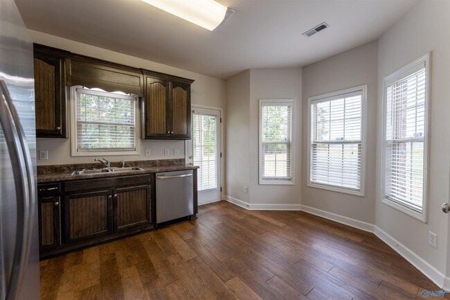 Building Photo - 105 Kaleigh Paige Cir