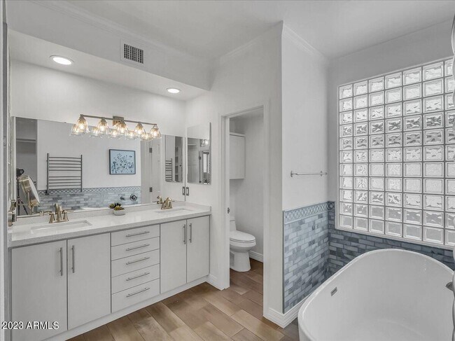 Building Photo - 3351 E Las Rocas Dr