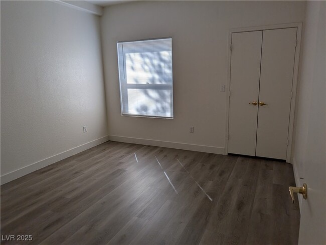 Building Photo - 7255 W Sunset Rd