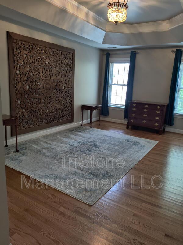 Building Photo - 14512 Harvington Dr