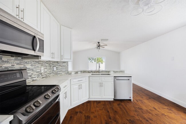 Building Photo - 8317 Bermuda Sound Way
