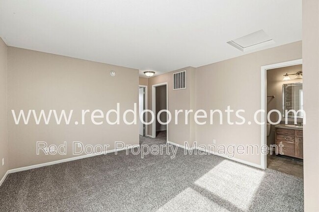 Building Photo - 10227 Cumberland Pointe Blvd