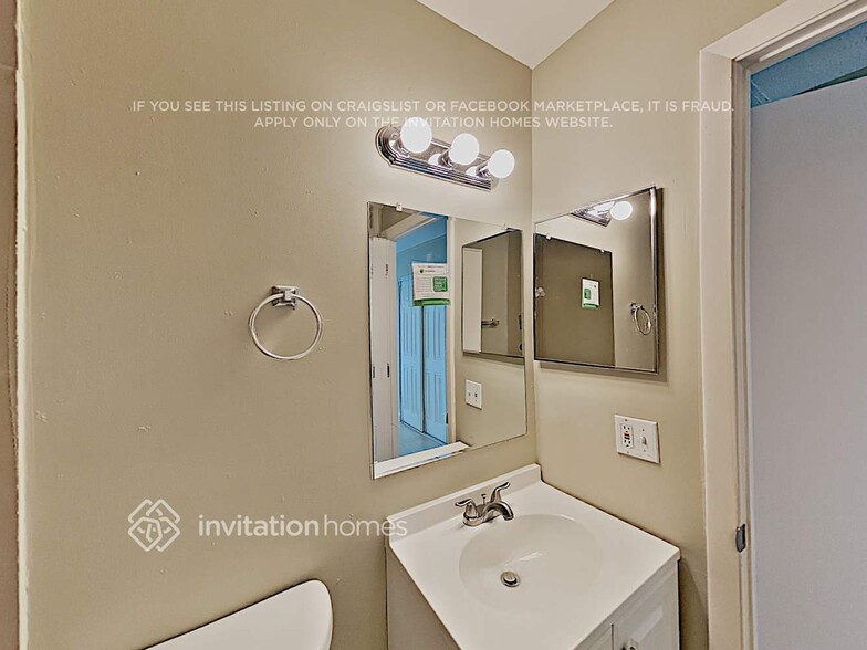 Building Photo - 5888 Strawberry Lakes Cir
