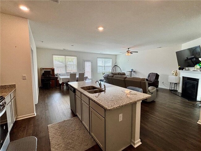 Building Photo - 95 Condor Ct