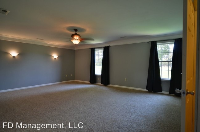 Building Photo - 4 br, 2.5 bath House - 92 Forrest Road