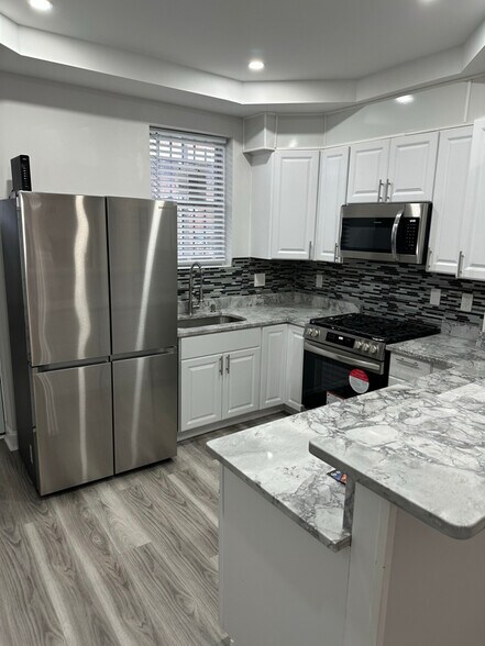 Building Photo - 3026 E Monument St