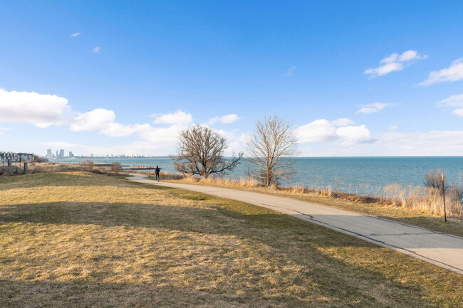 Building Photo - 4130 S Lake Dr