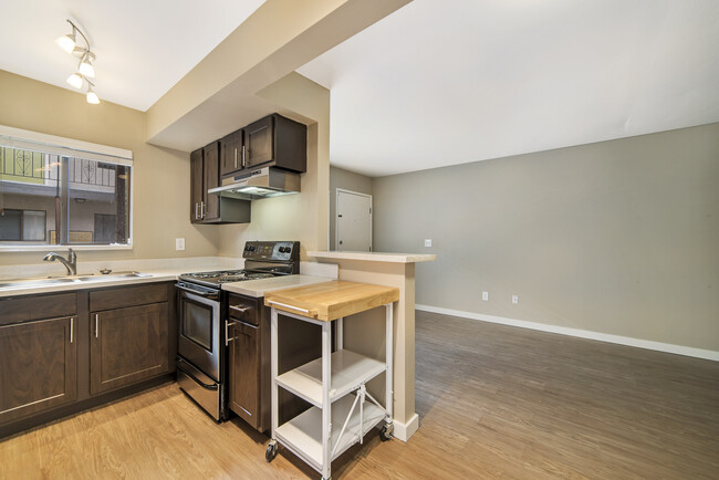 Building Photo - Alki 12 Apartments