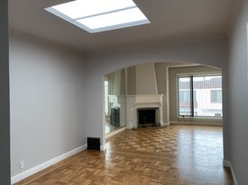 Building Photo - 257 Rome St