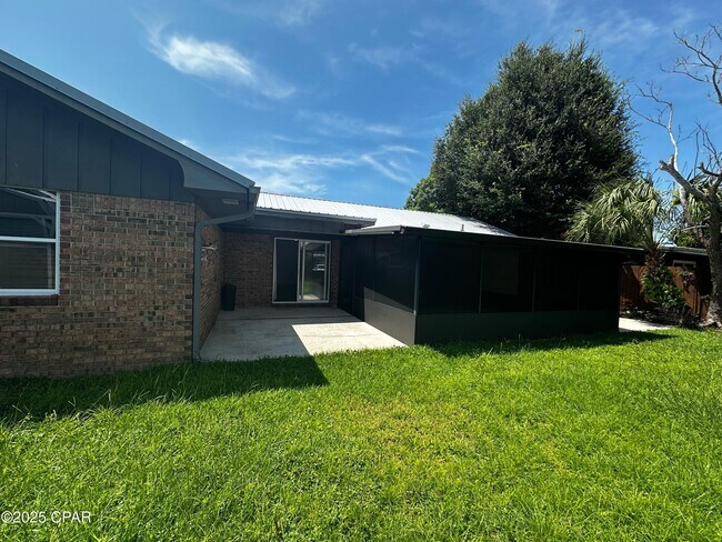 Building Photo - 112 Woodlawn Dr