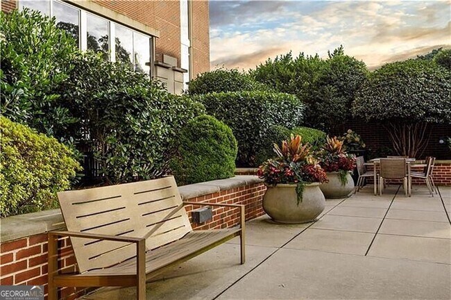 Building Photo - 1820 Peachtree St NW