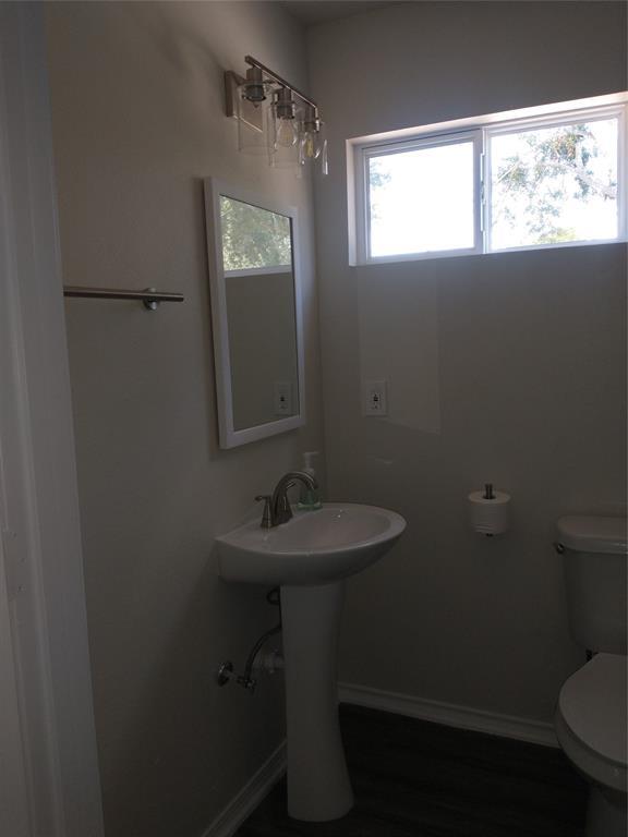 Building Photo - 258 Rosewood Dr