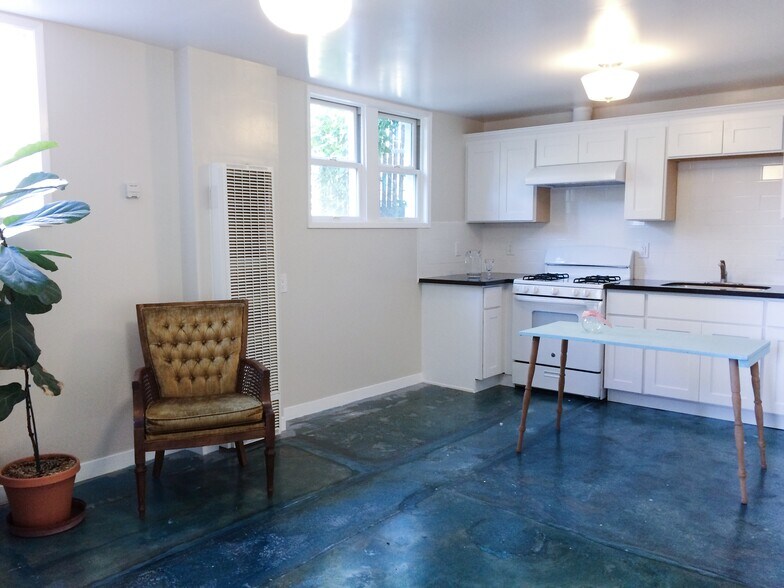 Building Photo - 1522 Willow Street Apt B